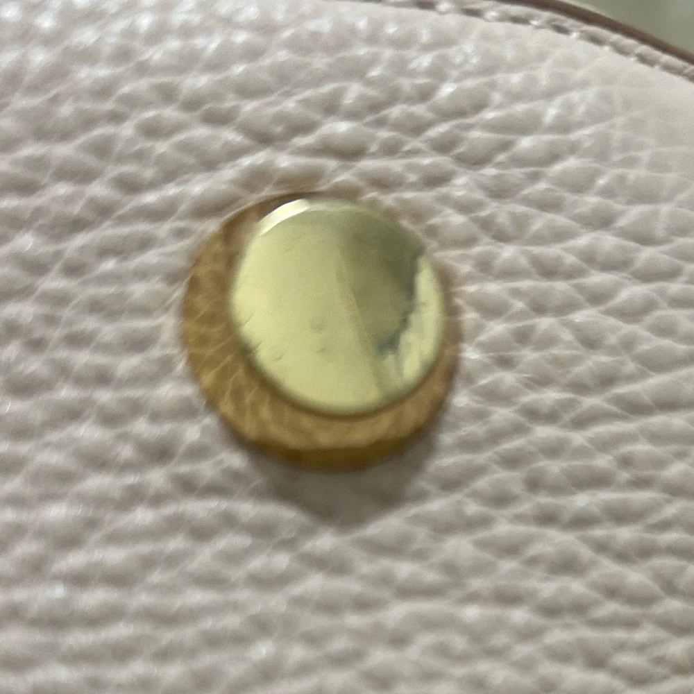 GILI Blush Pink Leather Handbag - Picture 7 of 11